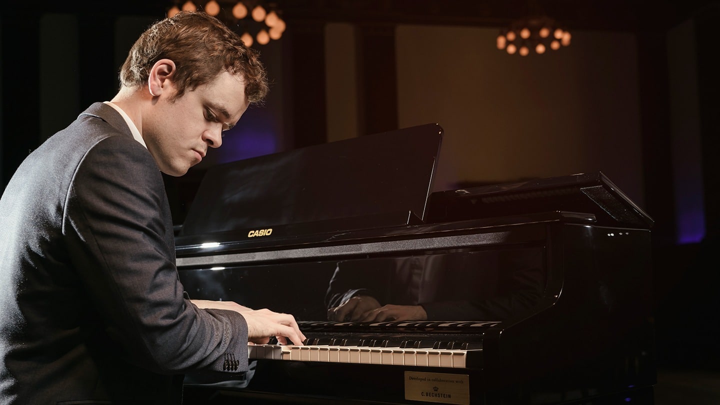 12 Best Piano Players In The World