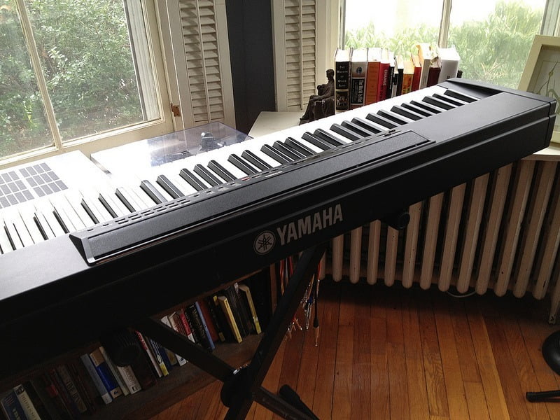 What are Advantages of a Digital Piano?